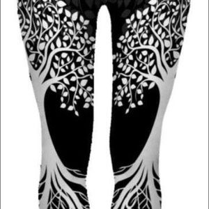 Black and white garden floral leggings Plus Size